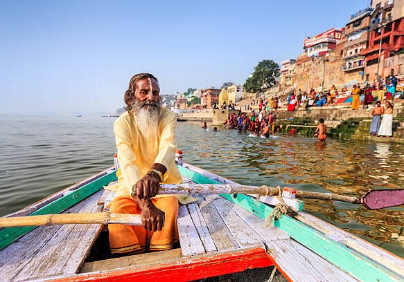 hand boat ride in varanasi